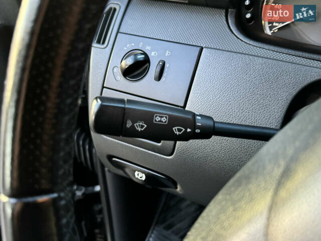 Черный Мерседес Виано, объемом двигателя 2.2 л и пробегом 306 тыс. км за 16500 $, фото 55 на Automoto.ua