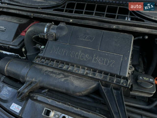Черный Мерседес Виано, объемом двигателя 2.2 л и пробегом 306 тыс. км за 16500 $, фото 78 на Automoto.ua