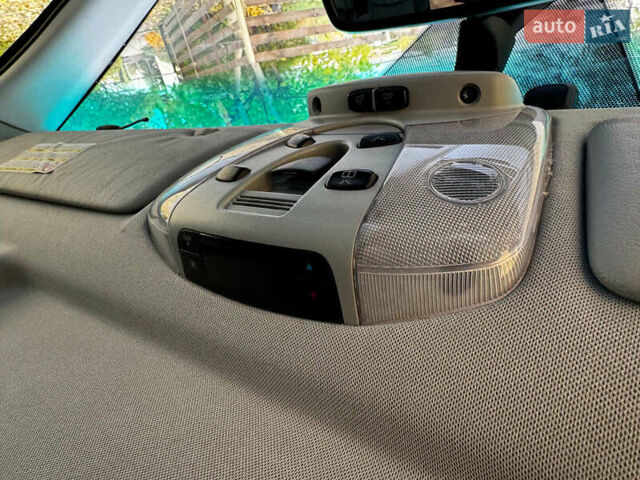 Мерседес Виано 2012 в Киеве на Automoto.ua Черный Мерседес Виано, объемом двигателя 2.2 л и пробегом 148 тыс. км за 22340 $, фото 20 на Automoto.ua