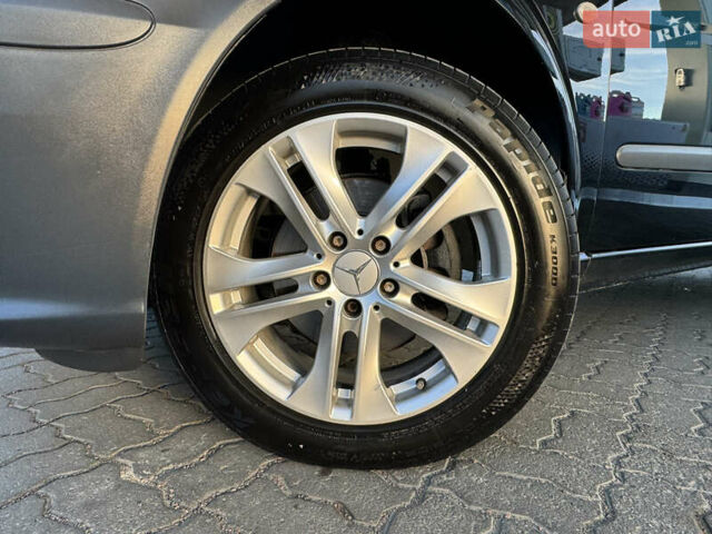 Черный Мерседес Виано, объемом двигателя 2.2 л и пробегом 306 тыс. км за 16500 $, фото 24 на Automoto.ua