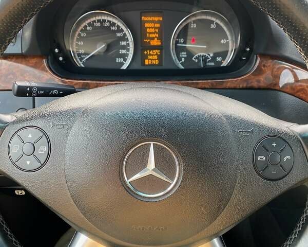 Черный Мерседес Виано, объемом двигателя 2.14 л и пробегом 380 тыс. км за 22000 $, фото 24 на Automoto.ua