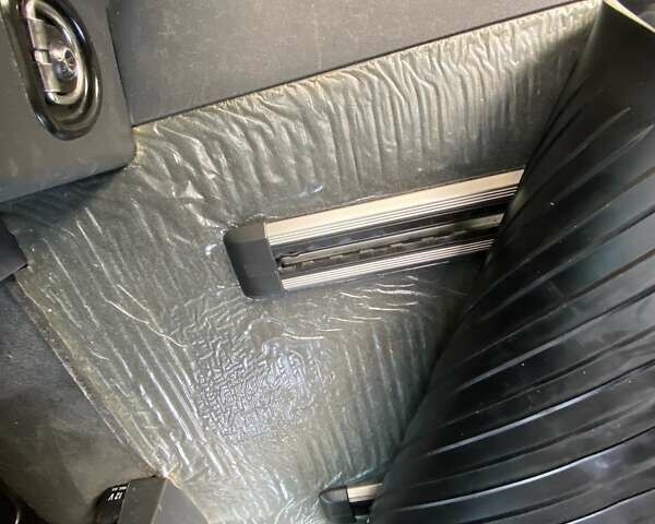 Черный Мерседес Виано, объемом двигателя 2.14 л и пробегом 380 тыс. км за 22000 $, фото 46 на Automoto.ua