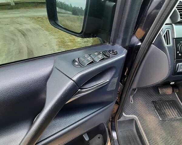 Чорний Мерседес Віано, об'ємом двигуна 2.14 л та пробігом 500 тис. км за 18900 $, фото 10 на Automoto.ua