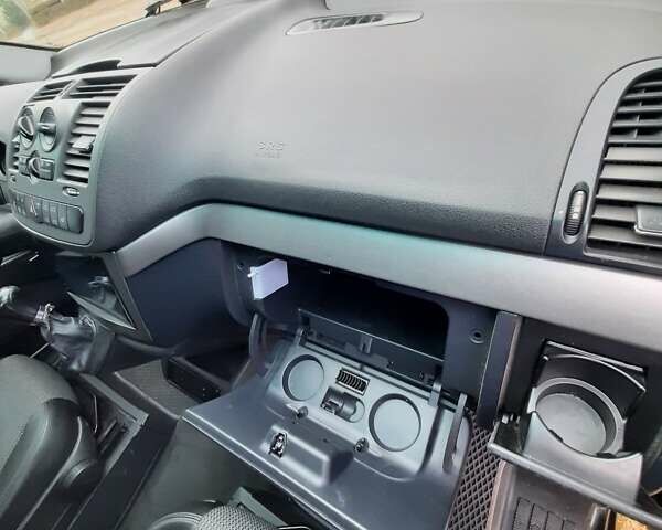 Чорний Мерседес Віано, об'ємом двигуна 2.14 л та пробігом 500 тис. км за 18900 $, фото 31 на Automoto.ua