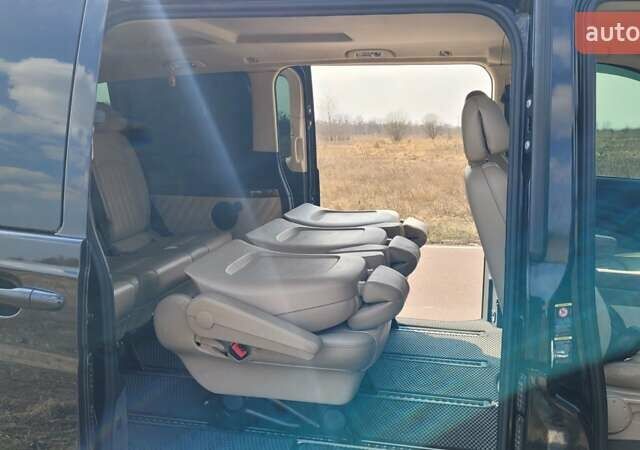 Черный Мерседес Виано, объемом двигателя 2.2 л и пробегом 260 тыс. км за 22500 $, фото 16 на Automoto.ua