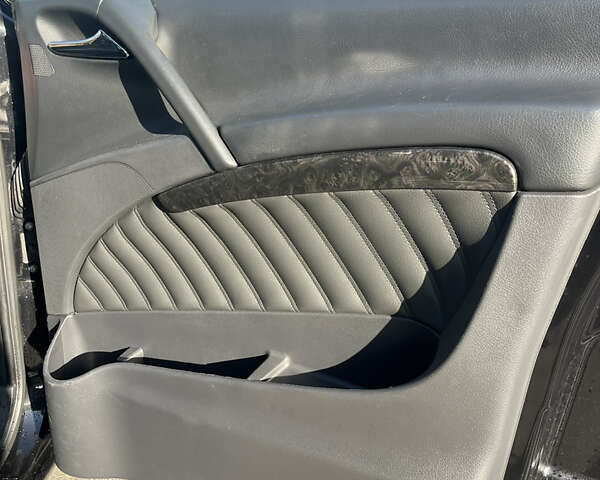 Черный Мерседес Виано, объемом двигателя 2.99 л и пробегом 301 тыс. км за 25999 $, фото 19 на Automoto.ua