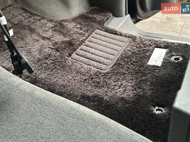 Мерседес Виано 2013 в Киеве на Automoto.ua Черный Мерседес Виано, объемом двигателя 3.5 л и пробегом 180 тыс. км за 18900 $, фото 30 на Automoto.ua