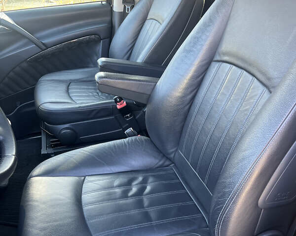 Черный Мерседес Виано, объемом двигателя 2.99 л и пробегом 301 тыс. км за 25999 $, фото 21 на Automoto.ua