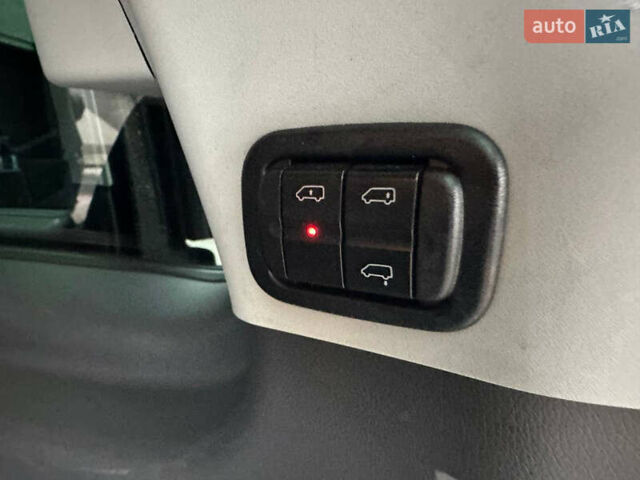 Мерседес Виано 2013 в Киеве на Automoto.ua Черный Мерседес Виано, объемом двигателя 3.5 л и пробегом 180 тыс. км за 18900 $, фото 38 на Automoto.ua