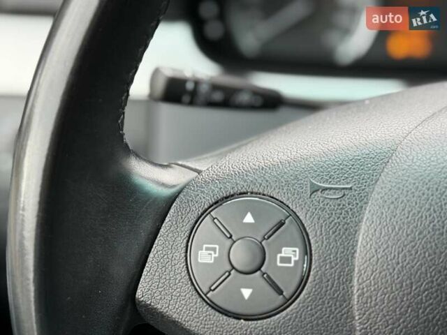 Мерседес Віано 2013 у Києві на Automoto.ua Чорний Мерседес Віано, об'ємом двигуна 2.14 л та пробігом 238 тис. км за 21500 $, фото 28 на Automoto.ua