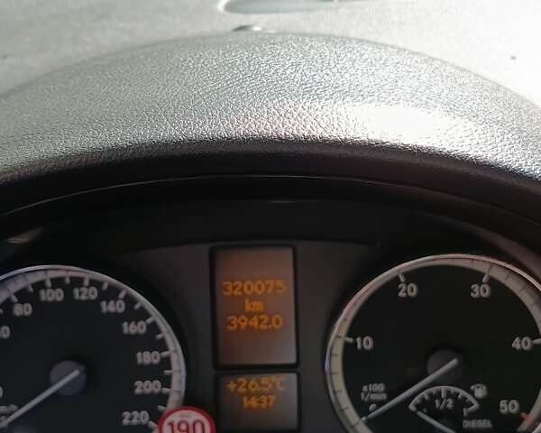 Черный Мерседес Виано, объемом двигателя 2.14 л и пробегом 320 тыс. км за 16500 $, фото 1 на Automoto.ua