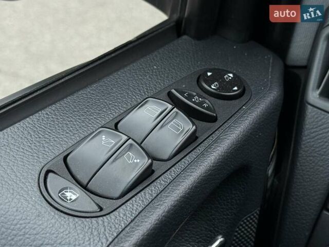 Черный Мерседес Виано, объемом двигателя 2.14 л и пробегом 238 тыс. км за 21500 $, фото 26 на Automoto.ua