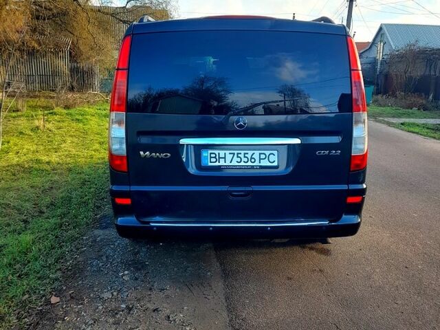 Черный Мерседес Виано, объемом двигателя 2.1 л и пробегом 377 тыс. км за 9500 $, фото 1 на Automoto.ua