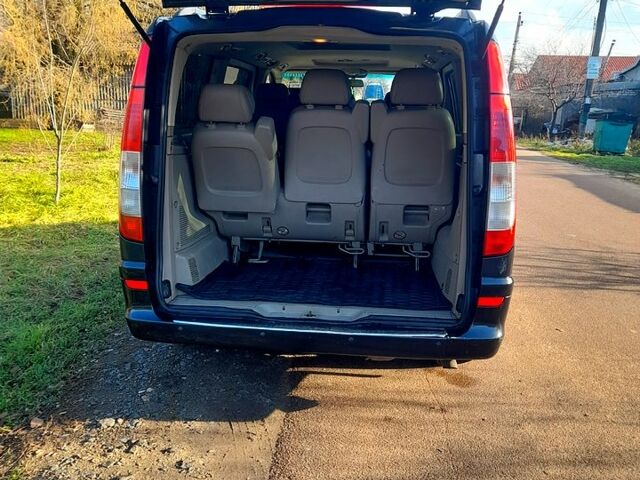 Черный Мерседес Виано, объемом двигателя 2.1 л и пробегом 377 тыс. км за 9500 $, фото 9 на Automoto.ua