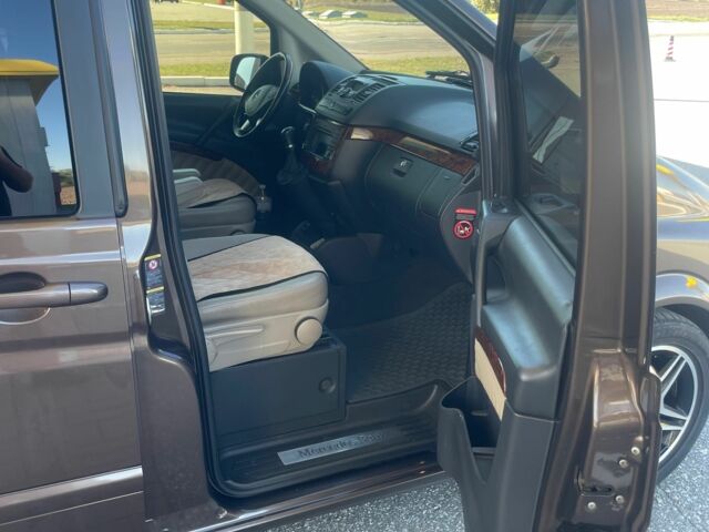 Коричневый Мерседес Виано, объемом двигателя 3 л и пробегом 302 тыс. км за 17000 $, фото 8 на Automoto.ua