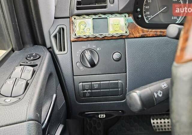 Коричневий Мерседес Віано, об'ємом двигуна 2.15 л та пробігом 279 тис. км за 23900 $, фото 12 на Automoto.ua