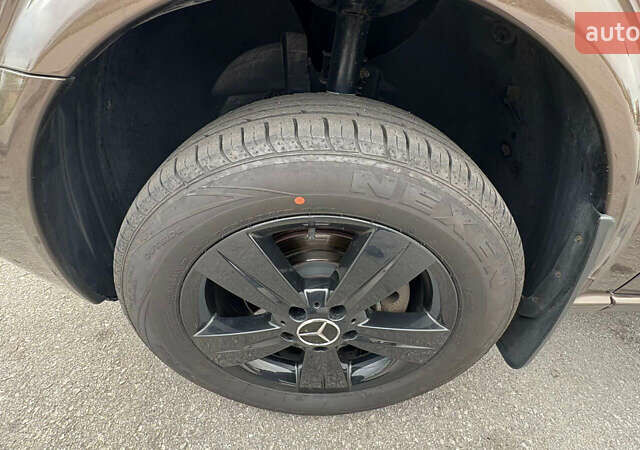 Коричневый Мерседес Виано, объемом двигателя 2.15 л и пробегом 236 тыс. км за 20700 $, фото 16 на Automoto.ua