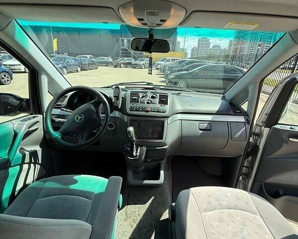 Мерседес Виано, объемом двигателя 2.2 л и пробегом 200 тыс. км за 7400 $, фото 4 на Automoto.ua