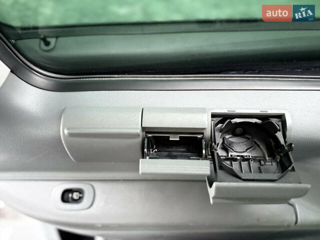 Мерседес Виано, объемом двигателя 2.2 л и пробегом 447 тыс. км за 12000 $, фото 28 на Automoto.ua