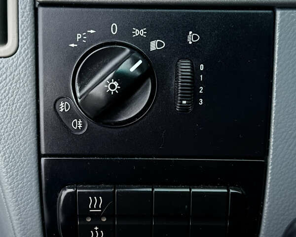 Мерседес Виано, объемом двигателя 2.2 л и пробегом 447 тыс. км за 12000 $, фото 35 на Automoto.ua