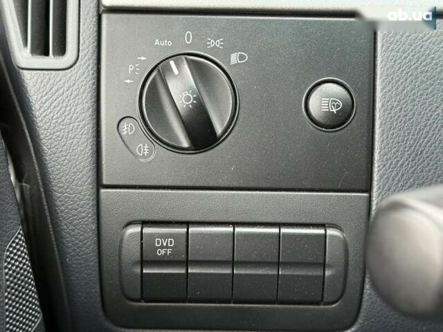 Мерседес Віано, об'ємом двигуна 2.1 л та пробігом 238 тис. км за 21500 $, фото 27 на Automoto.ua