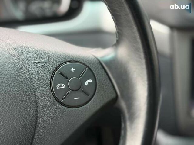 Мерседес Віано, об'ємом двигуна 2.1 л та пробігом 238 тис. км за 21500 $, фото 23 на Automoto.ua