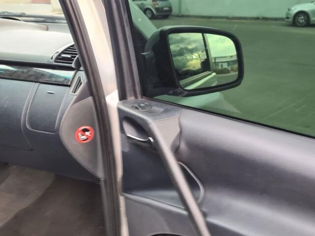 Сірий Мерседес Виано пас., об'ємом двигуна 2.2 л та пробігом 303 тис. км за 12690 $, фото 18 на Automoto.ua