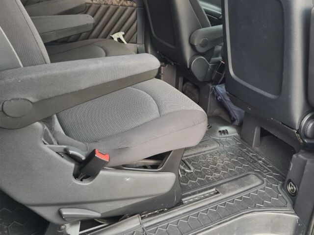 Сірий Мерседес Виано пас., об'ємом двигуна 2.2 л та пробігом 303 тис. км за 12690 $, фото 19 на Automoto.ua