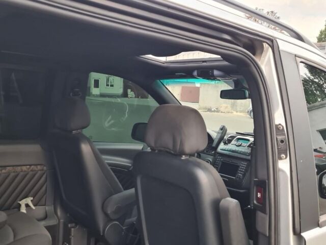 Сірий Мерседес Виано пас., об'ємом двигуна 2.2 л та пробігом 303 тис. км за 12690 $, фото 13 на Automoto.ua