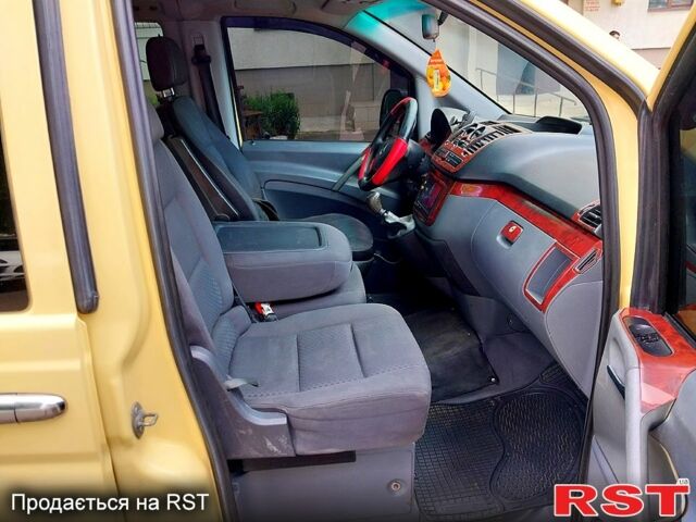 Желтый Мерседес Виано, объемом двигателя 2.2 л и пробегом 250 тыс. км за 7000 $, фото 10 на Automoto.ua