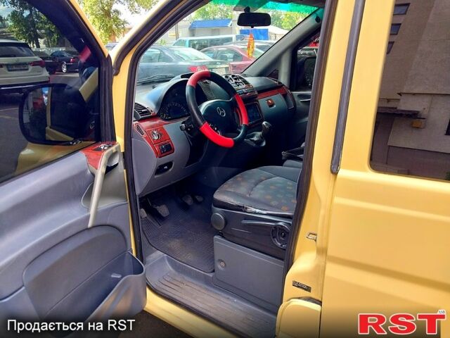 Желтый Мерседес Виано, объемом двигателя 2.2 л и пробегом 250 тыс. км за 7000 $, фото 8 на Automoto.ua