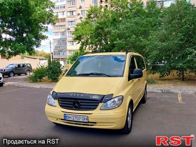 Желтый Мерседес Виано, объемом двигателя 2.2 л и пробегом 250 тыс. км за 7000 $, фото 1 на Automoto.ua
