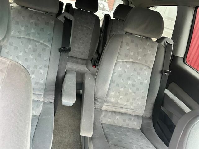 Серый Мерседес Виано, объемом двигателя 2.2 л и пробегом 210 тыс. км за 5600 $, фото 3 на Automoto.ua