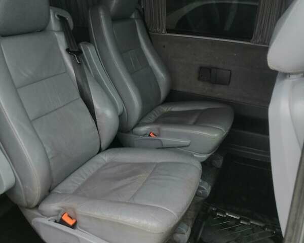 Серый Мерседес Виано, объемом двигателя 2.2 л и пробегом 530 тыс. км за 8000 $, фото 11 на Automoto.ua