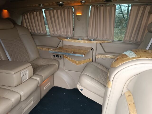 Серый Мерседес Виано, объемом двигателя 3 л и пробегом 35 тыс. км за 25000 $, фото 3 на Automoto.ua