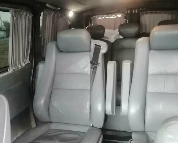 Серый Мерседес Виано, объемом двигателя 2.2 л и пробегом 530 тыс. км за 8000 $, фото 1 на Automoto.ua