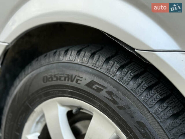 Серый Мерседес Виано, объемом двигателя 2.15 л и пробегом 442 тыс. км за 9500 $, фото 19 на Automoto.ua