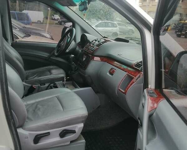 Серый Мерседес Виано, объемом двигателя 2.2 л и пробегом 530 тыс. км за 8000 $, фото 2 на Automoto.ua