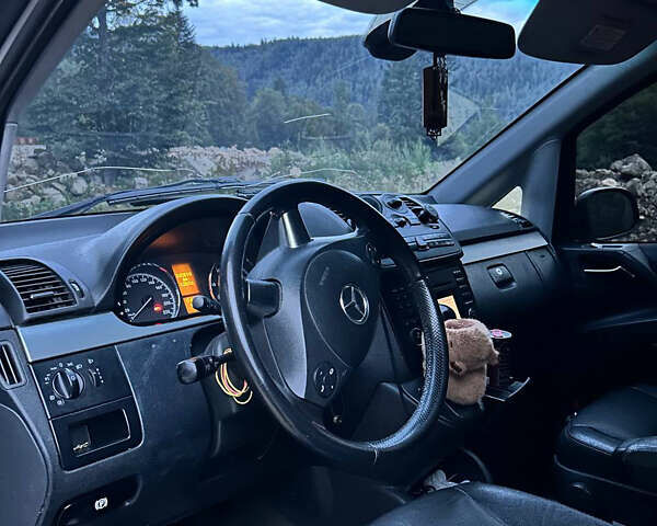 Сірий Мерседес Віано, об'ємом двигуна 2.15 л та пробігом 271 тис. км за 12800 $, фото 16 на Automoto.ua