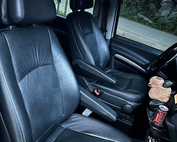 Сірий Мерседес Віано, об'ємом двигуна 2.15 л та пробігом 271 тис. км за 12800 $, фото 15 на Automoto.ua