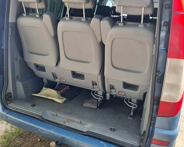 Серый Мерседес Виано, объемом двигателя 3.72 л и пробегом 496 тыс. км за 18999 $, фото 2 на Automoto.ua