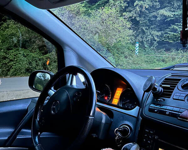 Сірий Мерседес Віано, об'ємом двигуна 2.15 л та пробігом 271 тис. км за 12800 $, фото 14 на Automoto.ua