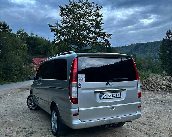 Сірий Мерседес Віано, об'ємом двигуна 2.15 л та пробігом 271 тис. км за 12800 $, фото 7 на Automoto.ua