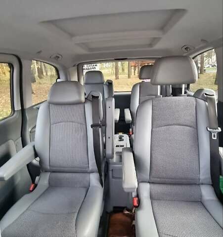 Серый Мерседес Виано, объемом двигателя 2.99 л и пробегом 372 тыс. км за 11300 $, фото 28 на Automoto.ua