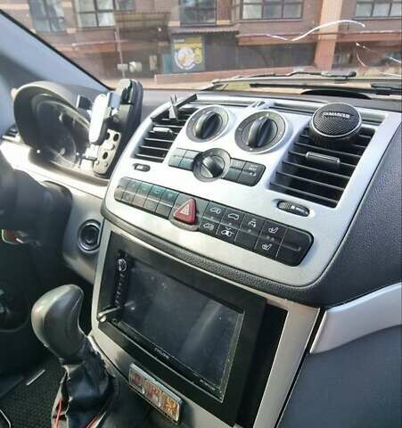 Серый Мерседес Виано, объемом двигателя 2.99 л и пробегом 372 тыс. км за 11300 $, фото 26 на Automoto.ua