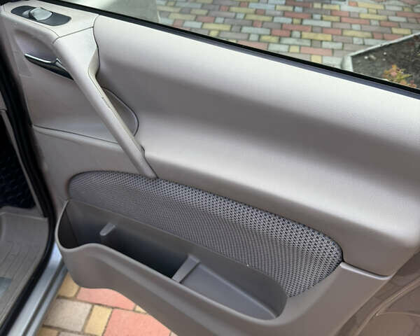 Сірий Мерседес Віано, об'ємом двигуна 2.14 л та пробігом 308 тис. км за 9900 $, фото 15 на Automoto.ua