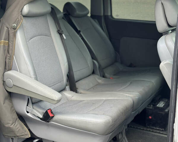 Серый Мерседес Виано, объемом двигателя 2.99 л и пробегом 340 тыс. км за 7500 $, фото 6 на Automoto.ua