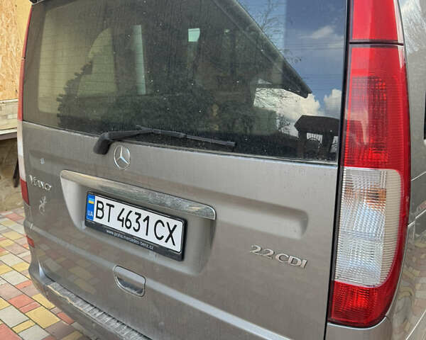 Сірий Мерседес Віано, об'ємом двигуна 2.14 л та пробігом 308 тис. км за 9900 $, фото 5 на Automoto.ua