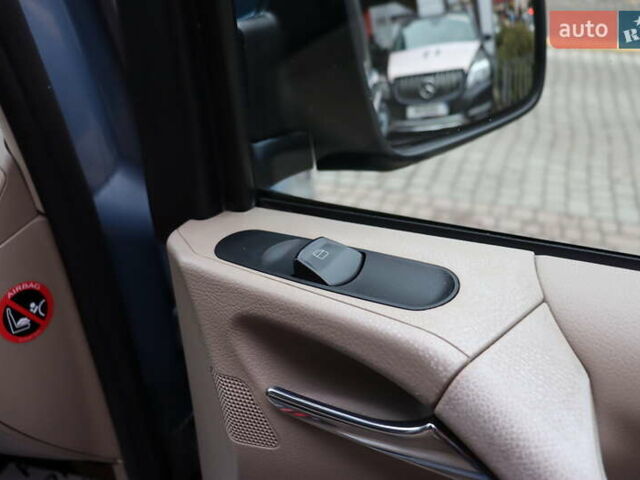 Серый Мерседес Виано, объемом двигателя 2.15 л и пробегом 327 тыс. км за 14900 $, фото 43 на Automoto.ua