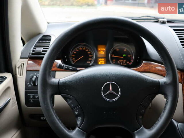 Серый Мерседес Виано, объемом двигателя 2.15 л и пробегом 327 тыс. км за 14900 $, фото 18 на Automoto.ua